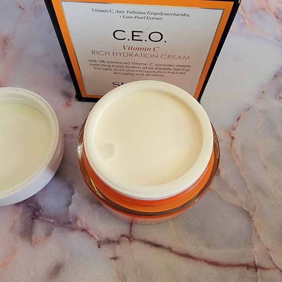 Sunday Riley C.E.O. Vitamin C Rich Hydration Cream 1.7oz in Box - Picture 4 of 9
